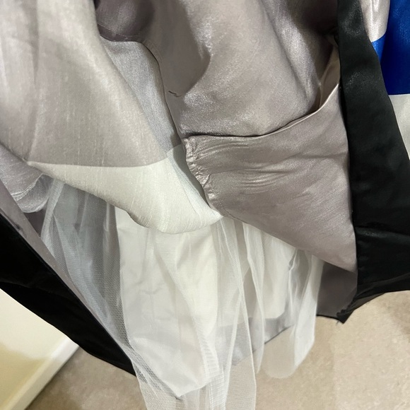 Two Piece Prom/Formal/Ball Dress - Picture 7 of 7